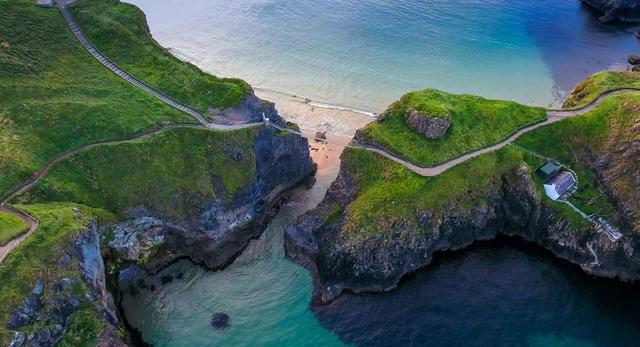 包含东后太岛国运动员表现出类拔萃，实力雄厚的词条